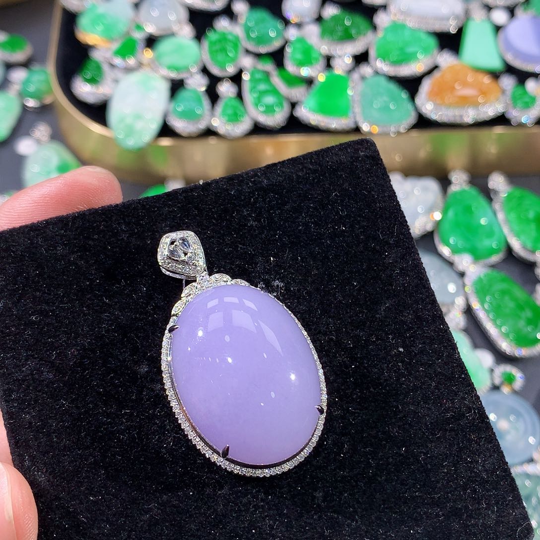 翡翠18K金镶嵌颈饰