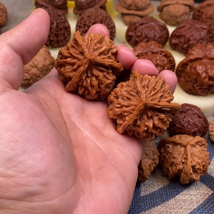 文玩核桃把件花*哥核桃