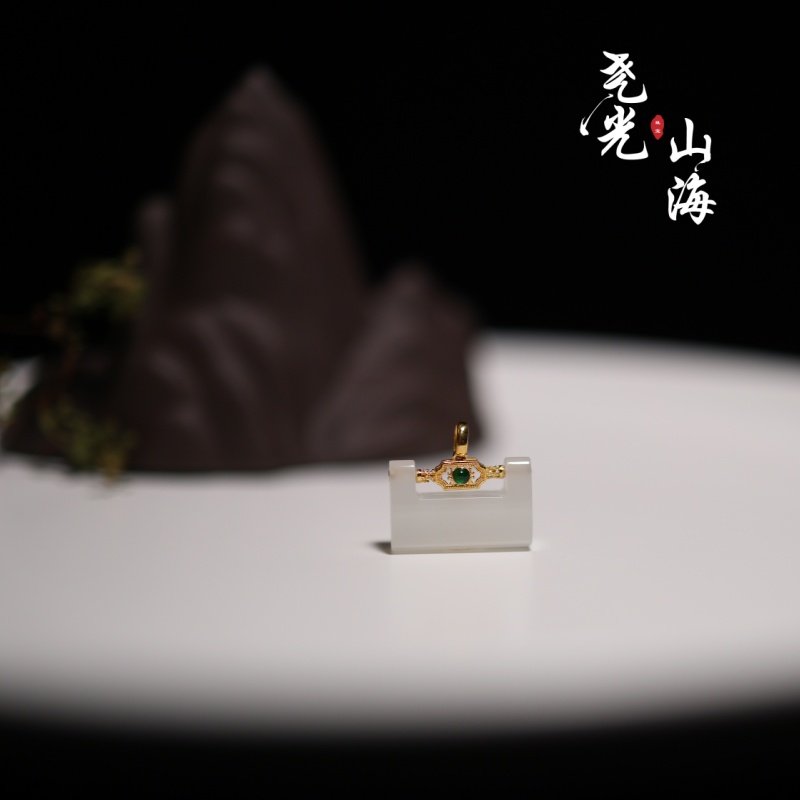 拂晓丨18K金天然和田白玉锁重金镶嵌贵气款