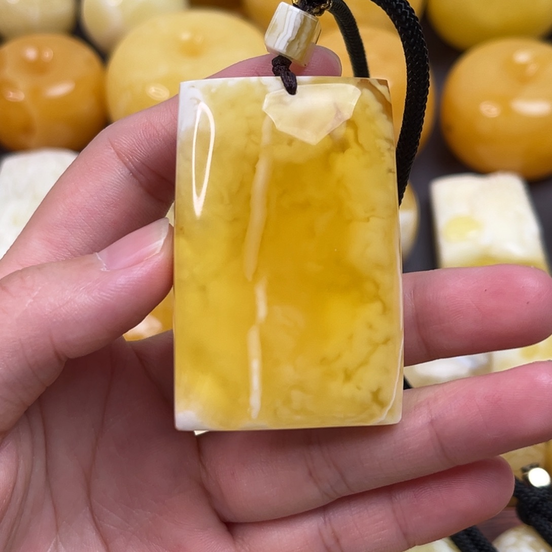 未镶嵌琥珀裸石无事牌