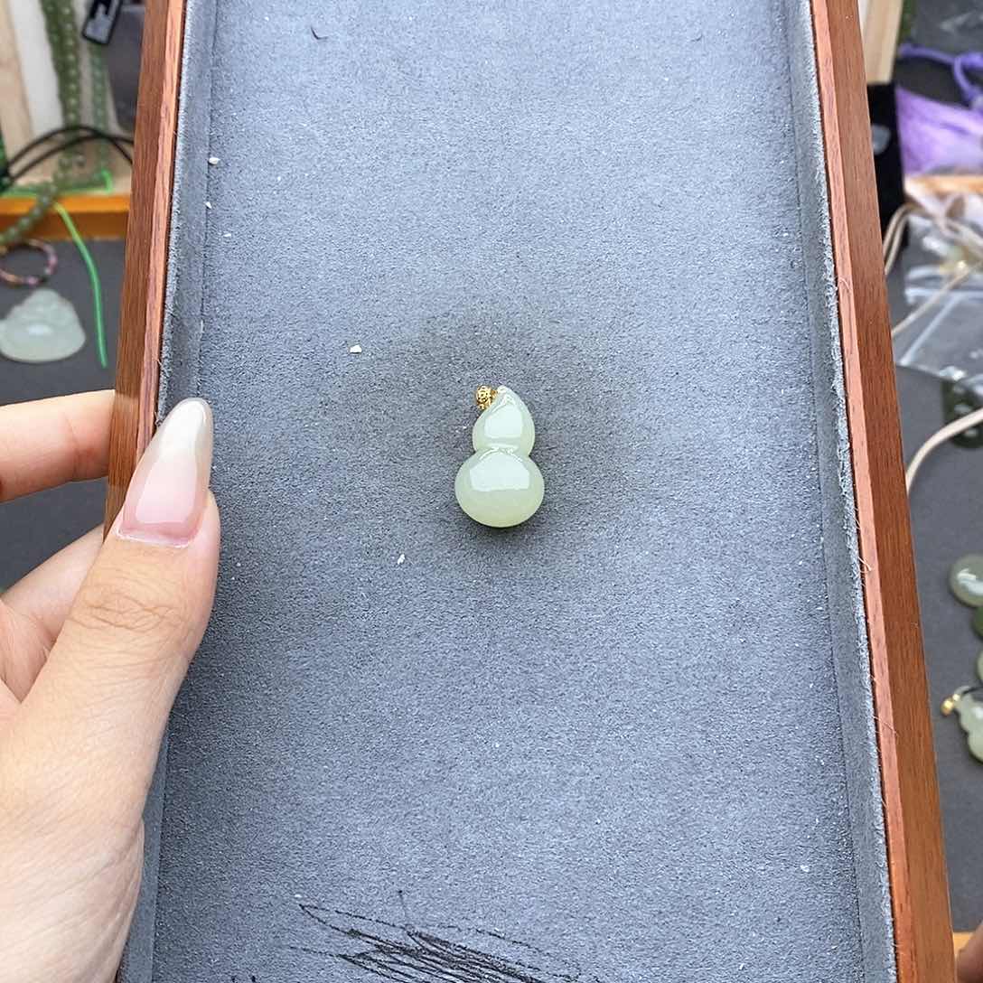 和田玉18K金镶嵌吊坠(不含链)F****