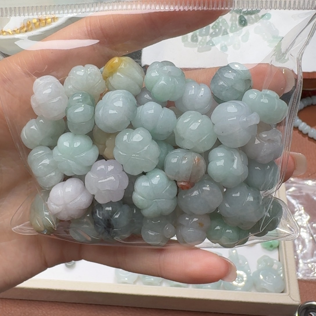 未镶嵌挂件翡翠福利1个，不包邮，拍邮费发货