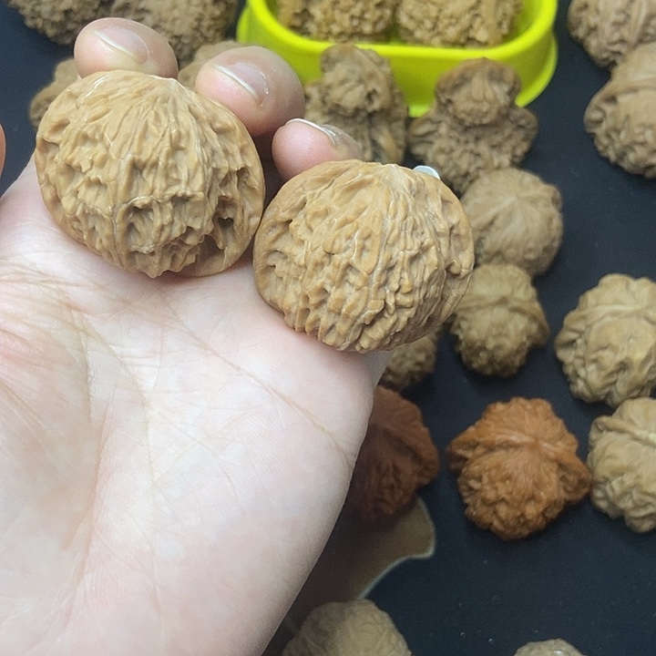 文玩核桃   磨盘山地