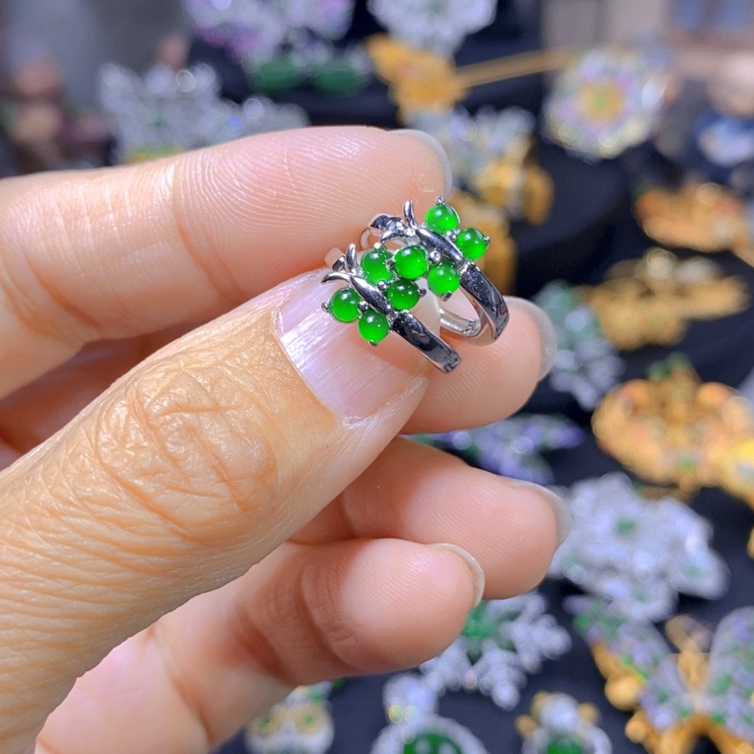 翡翠耳钉银S925镶嵌天然翡翠