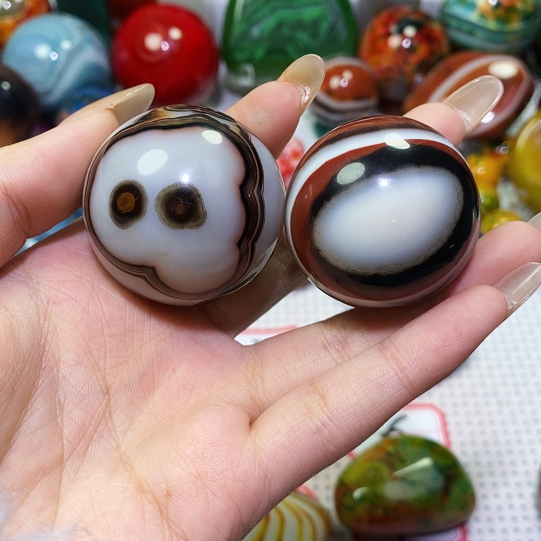 必***道玛瑙/玉髓未镶嵌珠宝奇石