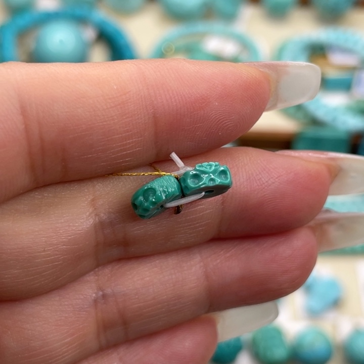 绿松石未镶嵌挂件