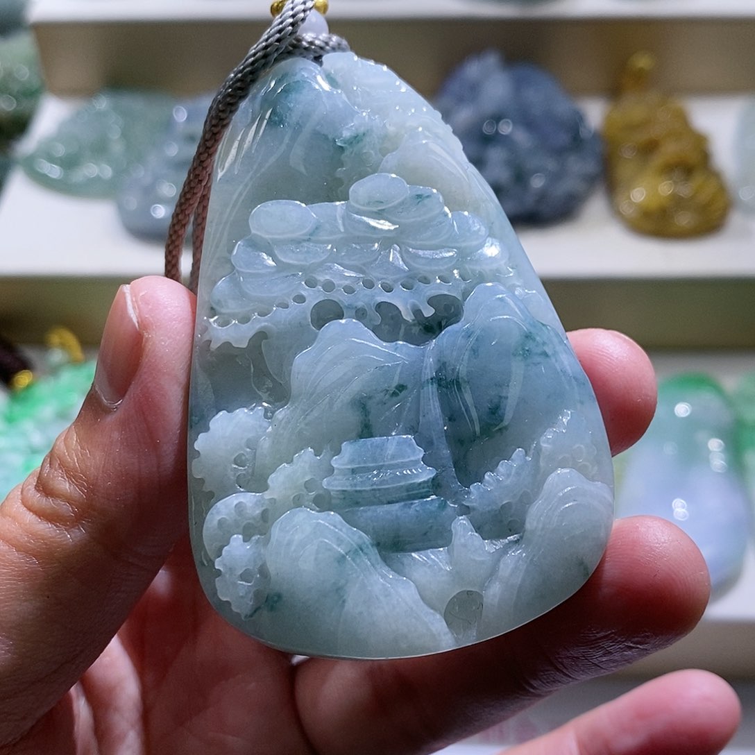 【闪购商品】翡翠颈饰未镶嵌山水