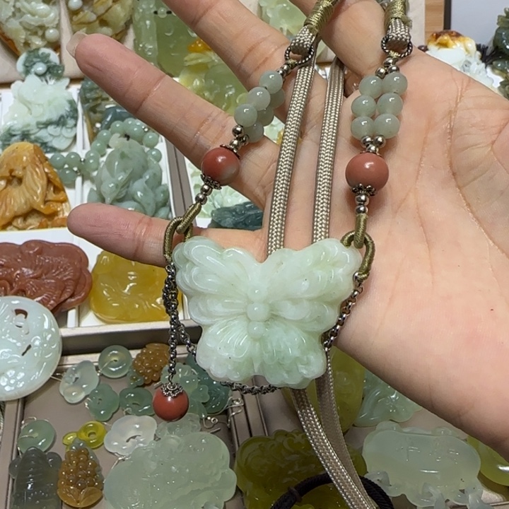 蛇纹石玉吊坠未镶嵌