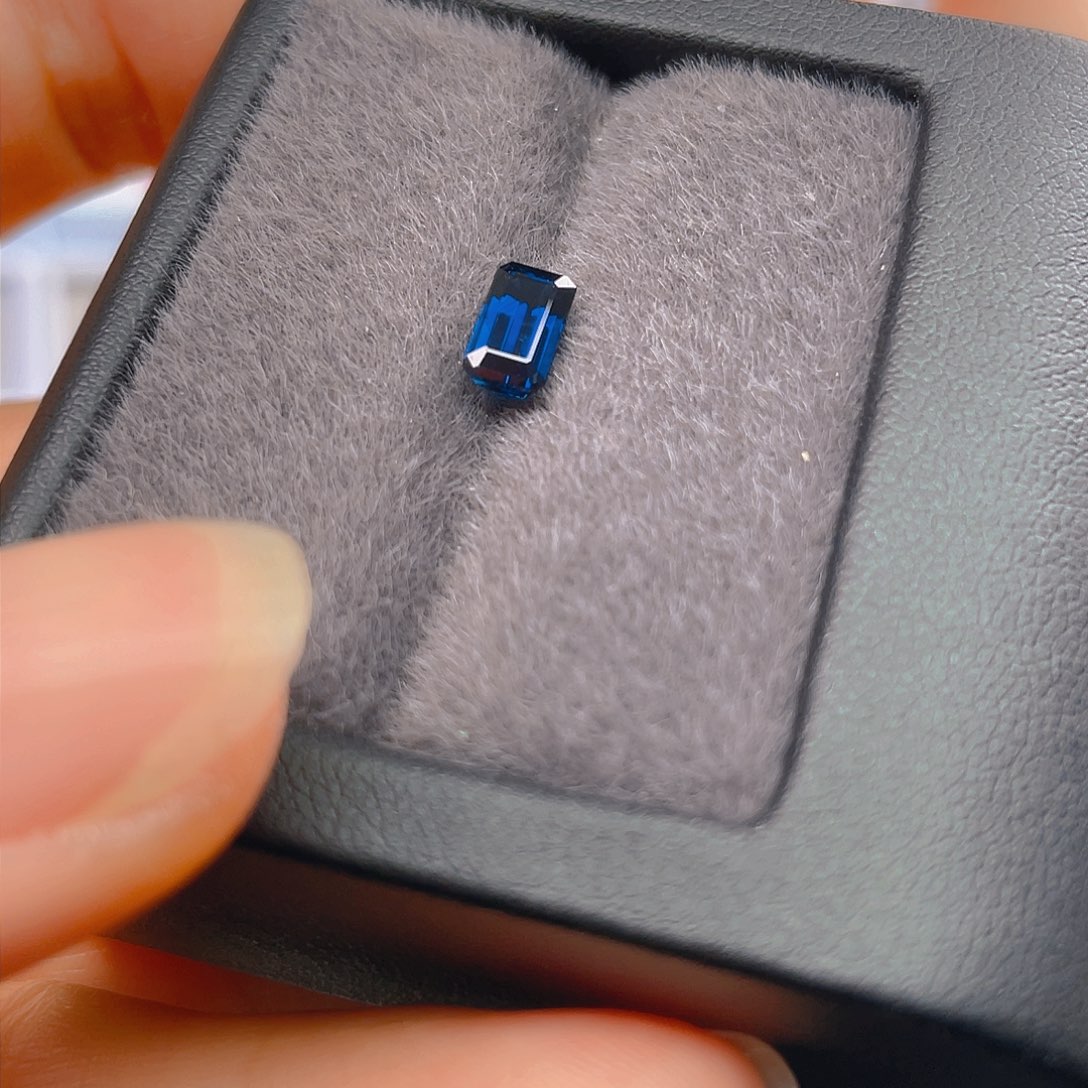 蓝宝石裸石未镶嵌1.445ct