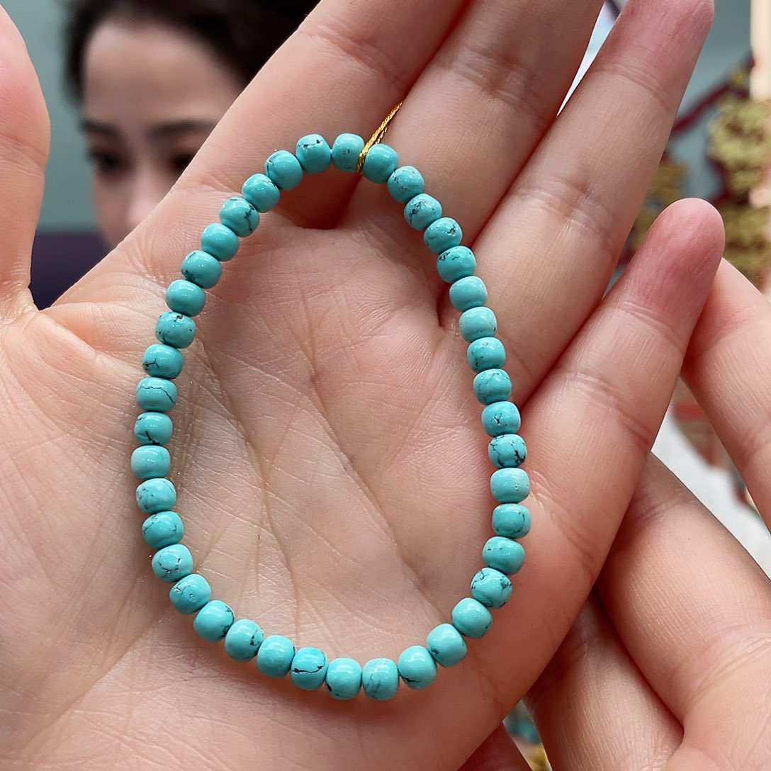 绿松石颈饰未镶嵌