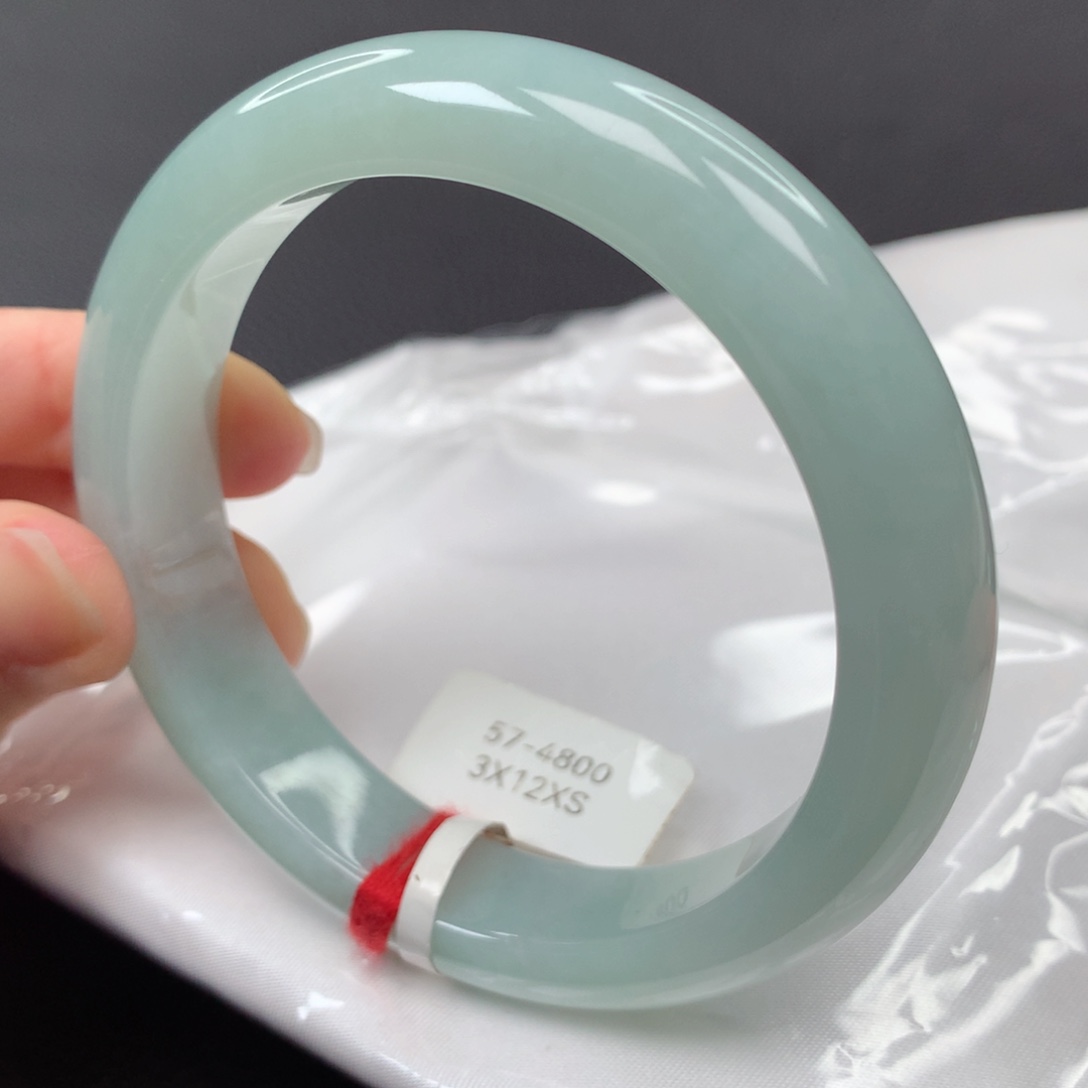 【闪购商品】翡翠手镯未镶嵌48号正圈