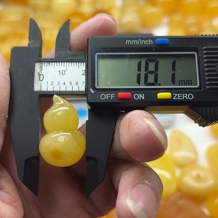 琥珀（矿物珀）未镶嵌裸石