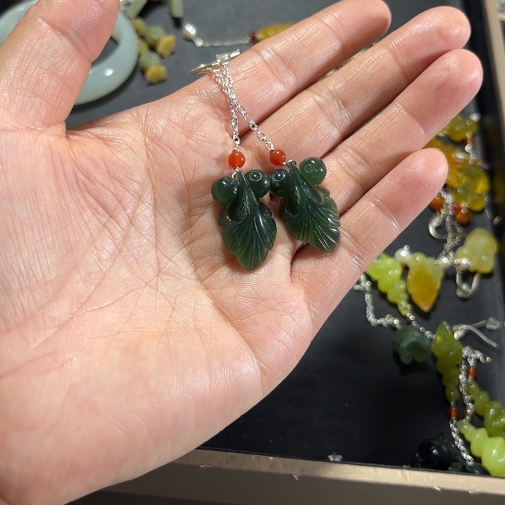 蛇纹石玉耳饰未镶嵌