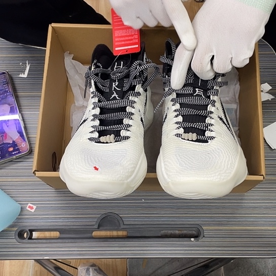 72号李宁篮球鞋41.255面微脏