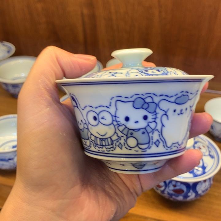 尚**妈微瑕三丽鸥马蹄盖碗194号