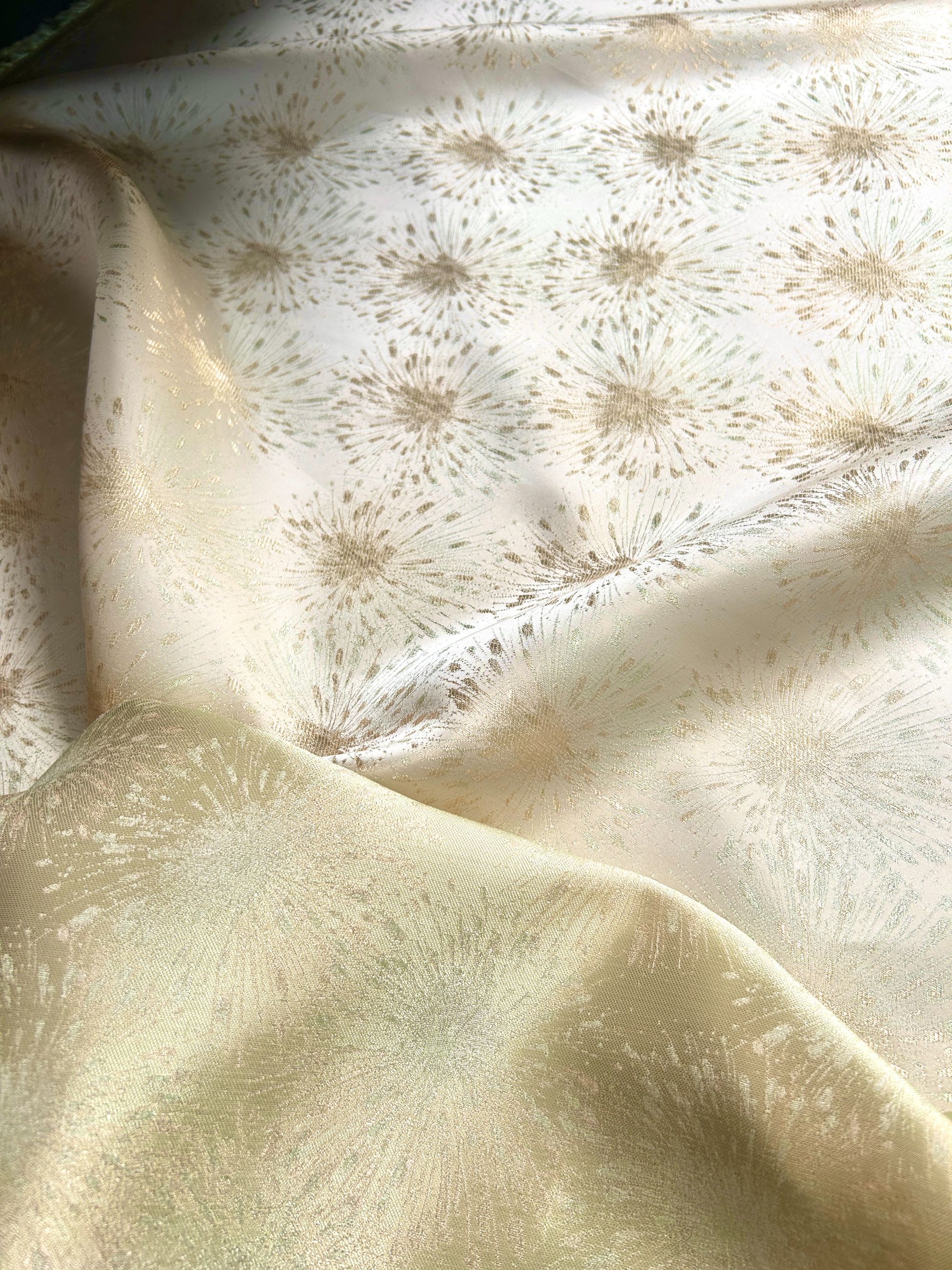 崔灿烟花 宋锦  厚度40姆米 门幅140