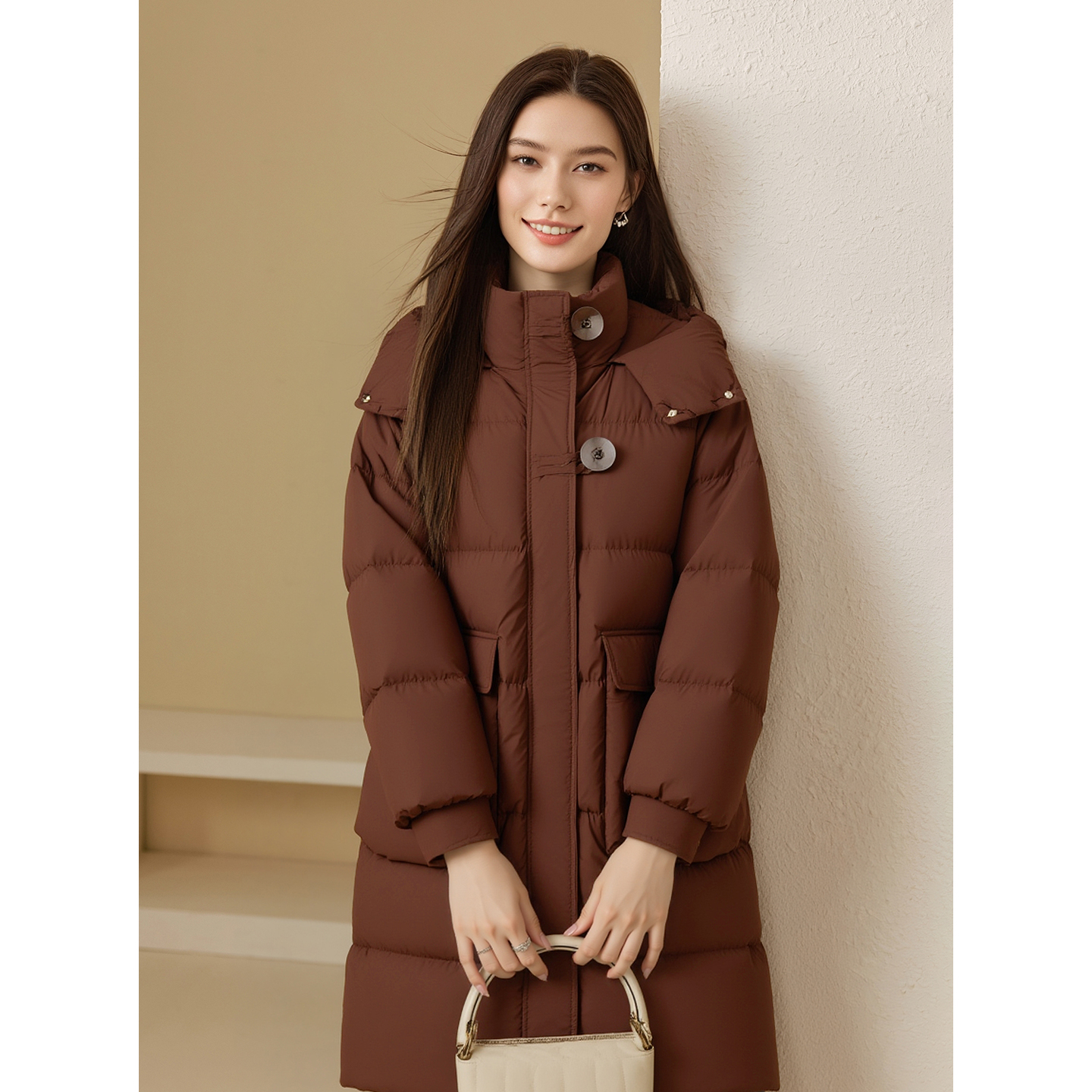 爱朴大码女装2025年冬季新款时尚休闲百搭洋气纯色保暖羽绒服1004