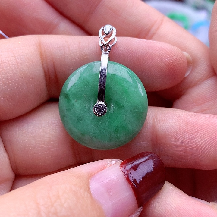 翡翠颈饰银S925镶嵌翡翠