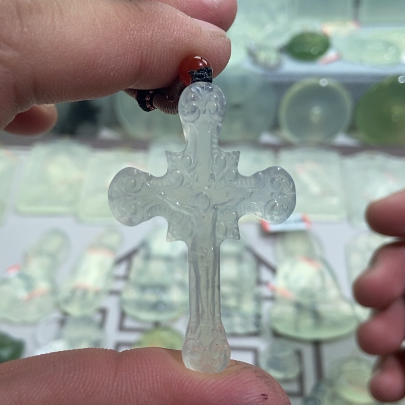 【闪购商品】蛇纹石玉颈饰未镶嵌