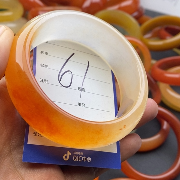 未镶嵌手镯石英质玉