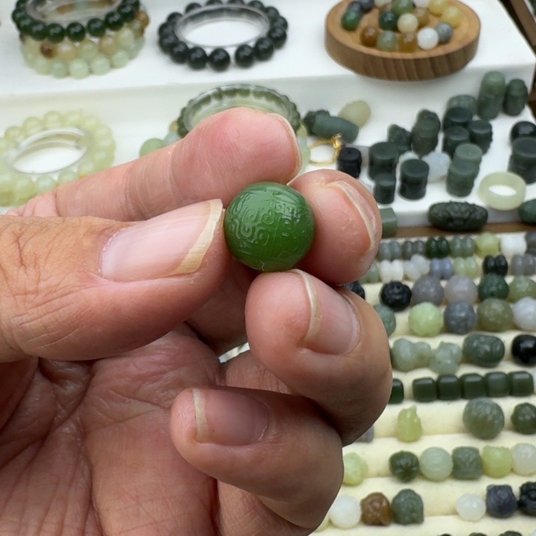 崔***ᐝ和田玉未镶嵌珠宝半成品和田玉碧玉回纹圆珠12㎜