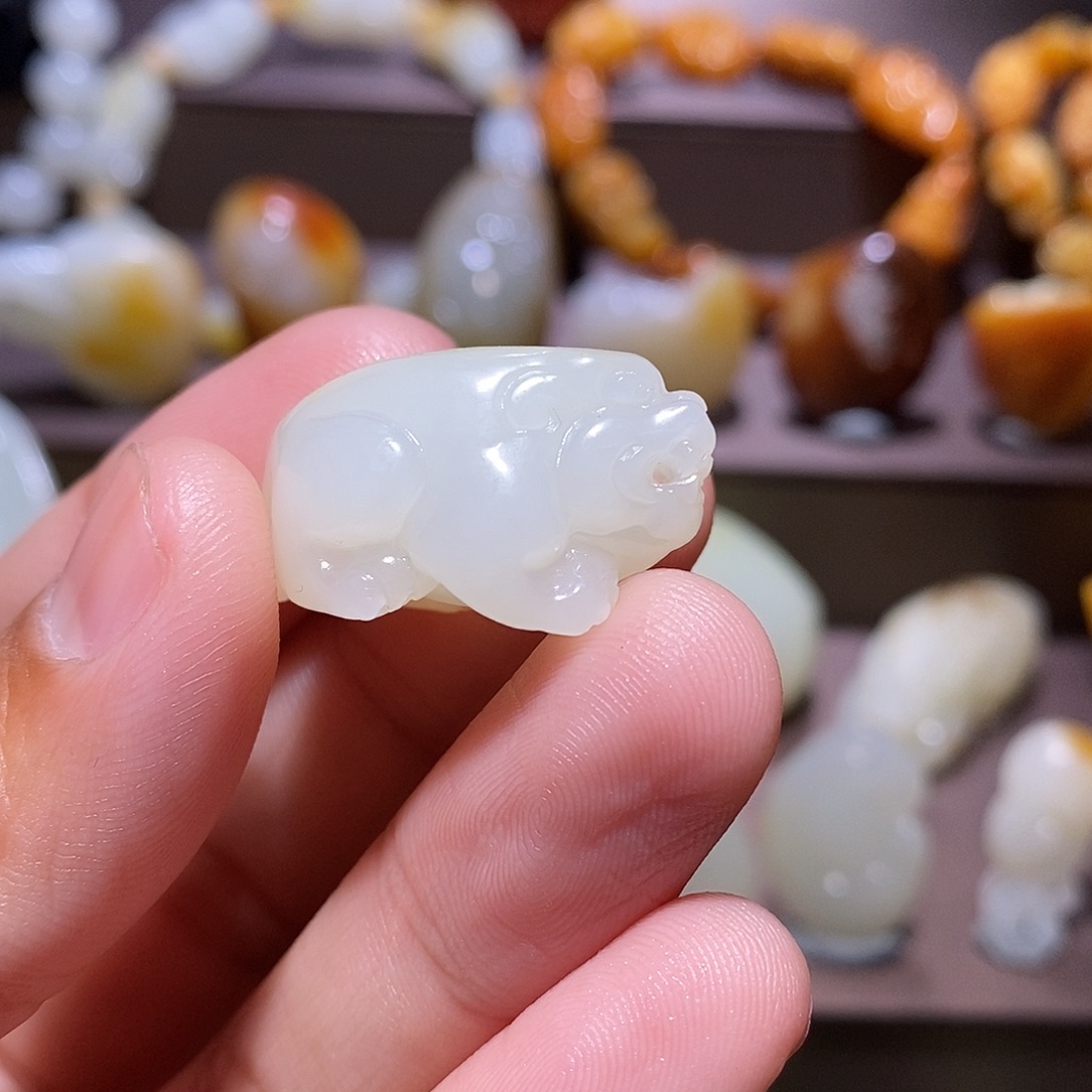 旭***品和田玉未镶嵌包链