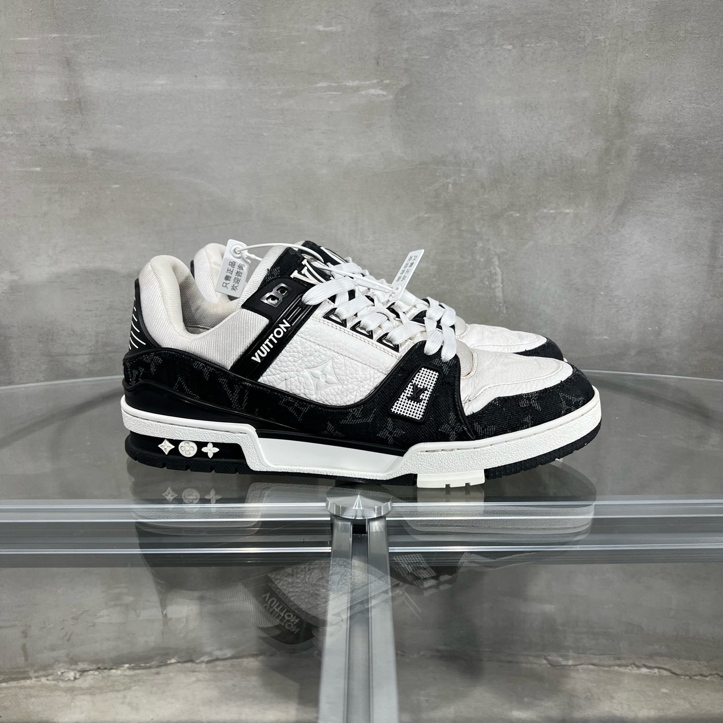 95新 LouisVuitton/路易威登 Trainer 黑白牛仔 43码 YH22317