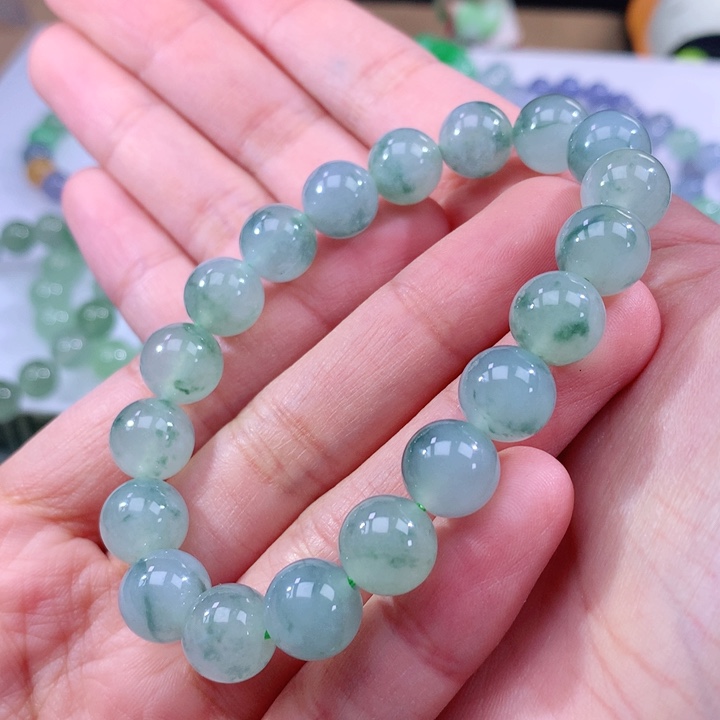 翡翠手链未镶嵌翡翠