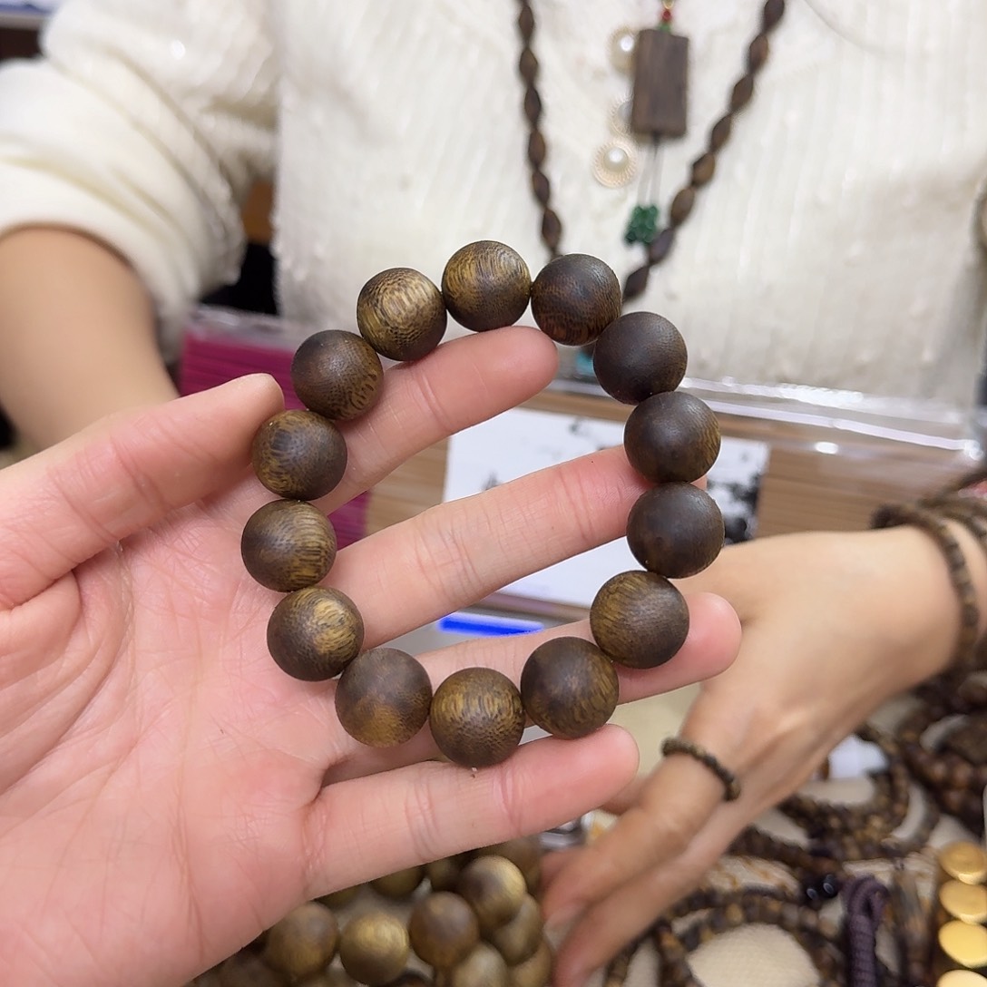 沉香木手串白棋单圈 1.6-16 克多样性发一