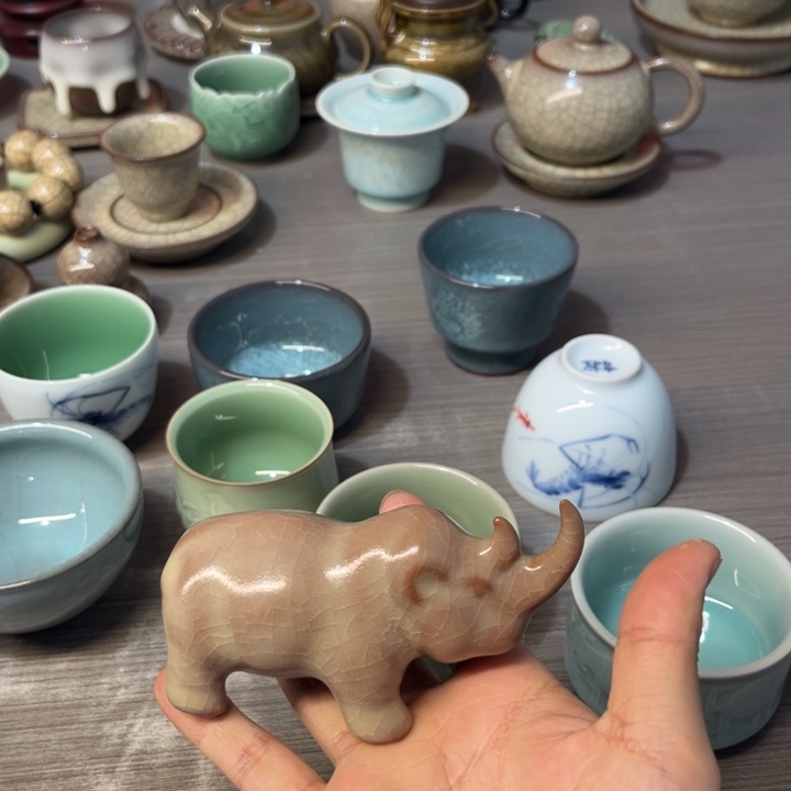 陈贵君 哥窑 犀牛茶宠