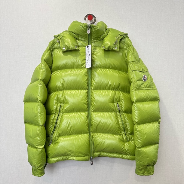未使用 MONCLER 绿色玛雅羽绒服/尺码3/编号11738