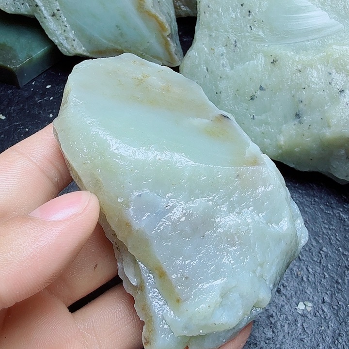 和田玉（糖玉）未镶嵌珠宝奇石