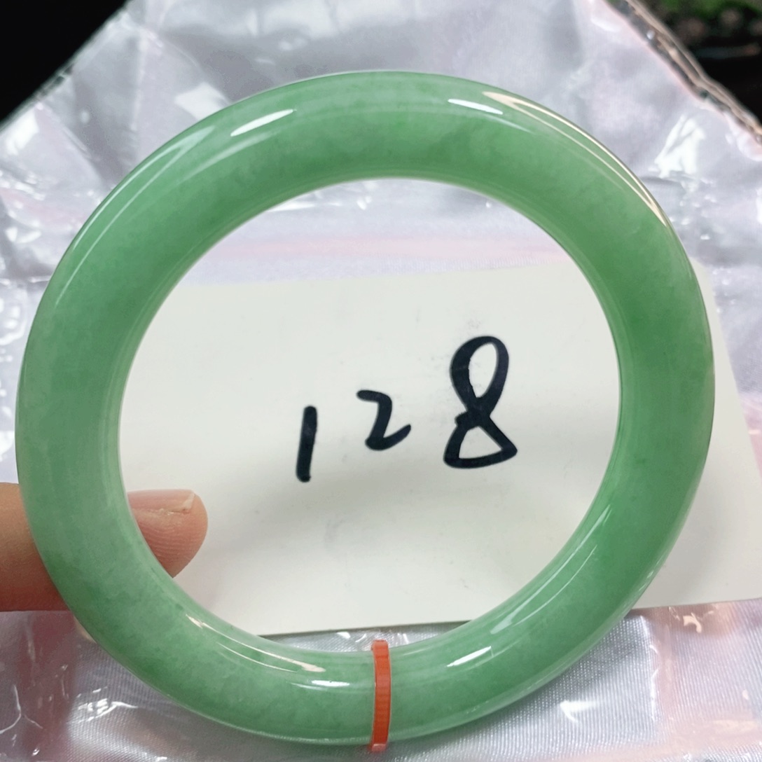 翡翠手镯未镶嵌56圈口圆条