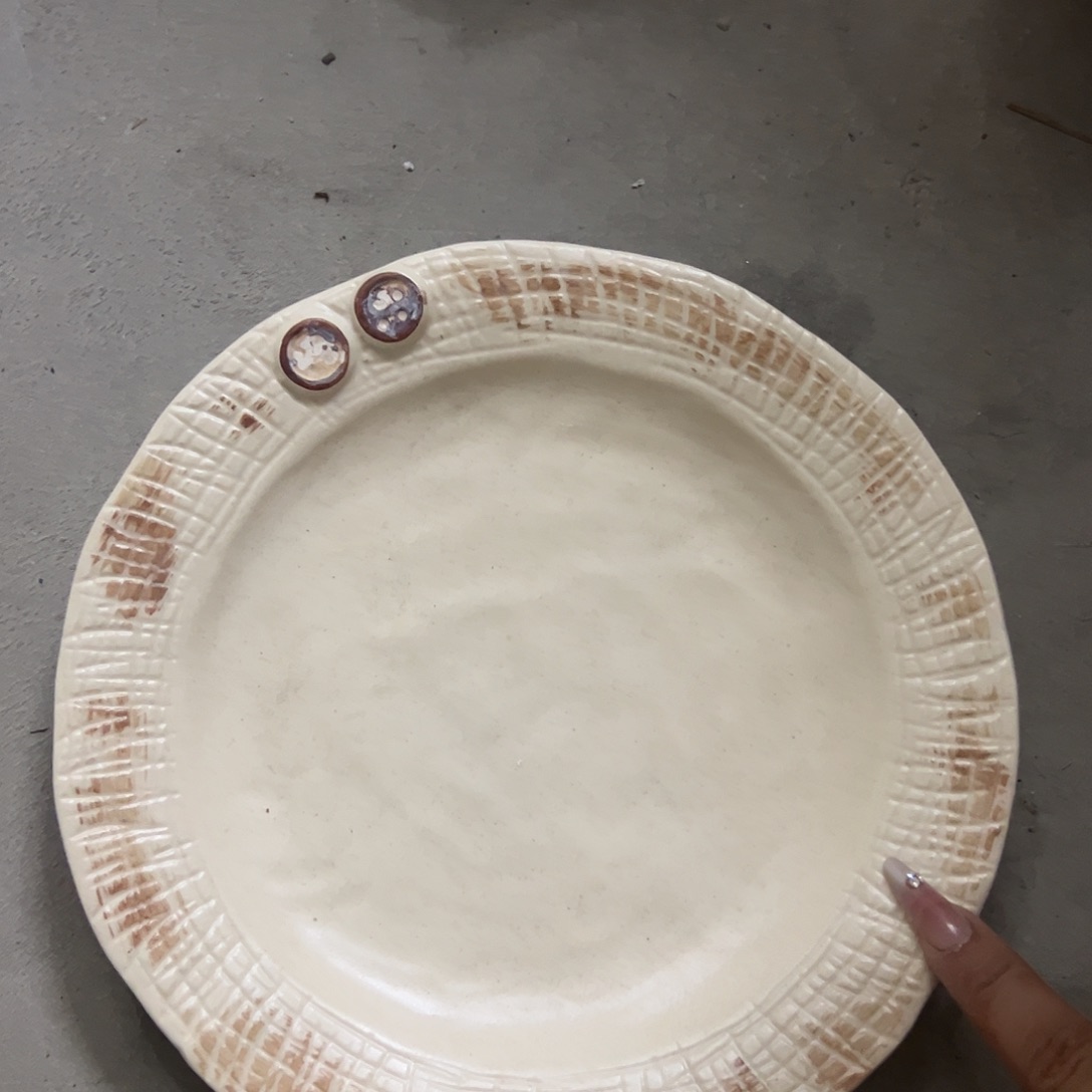 陶微瑕纽扣盘一个