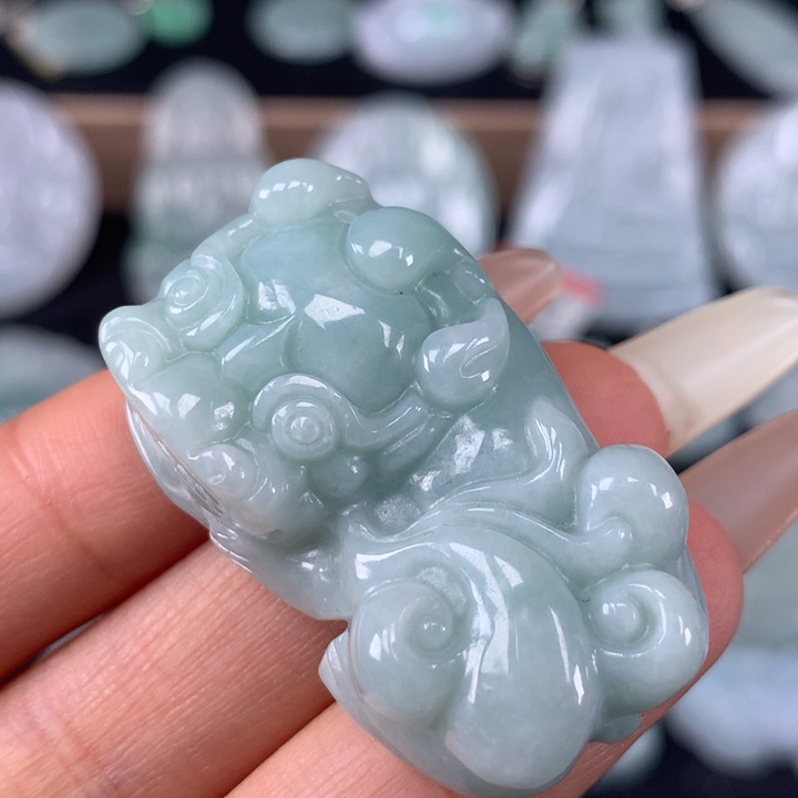 颈饰未镶嵌翡翠貔貅