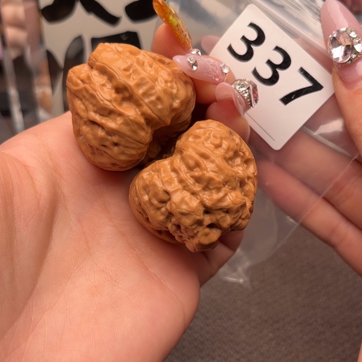 文玩核桃把件披*蛤蟆