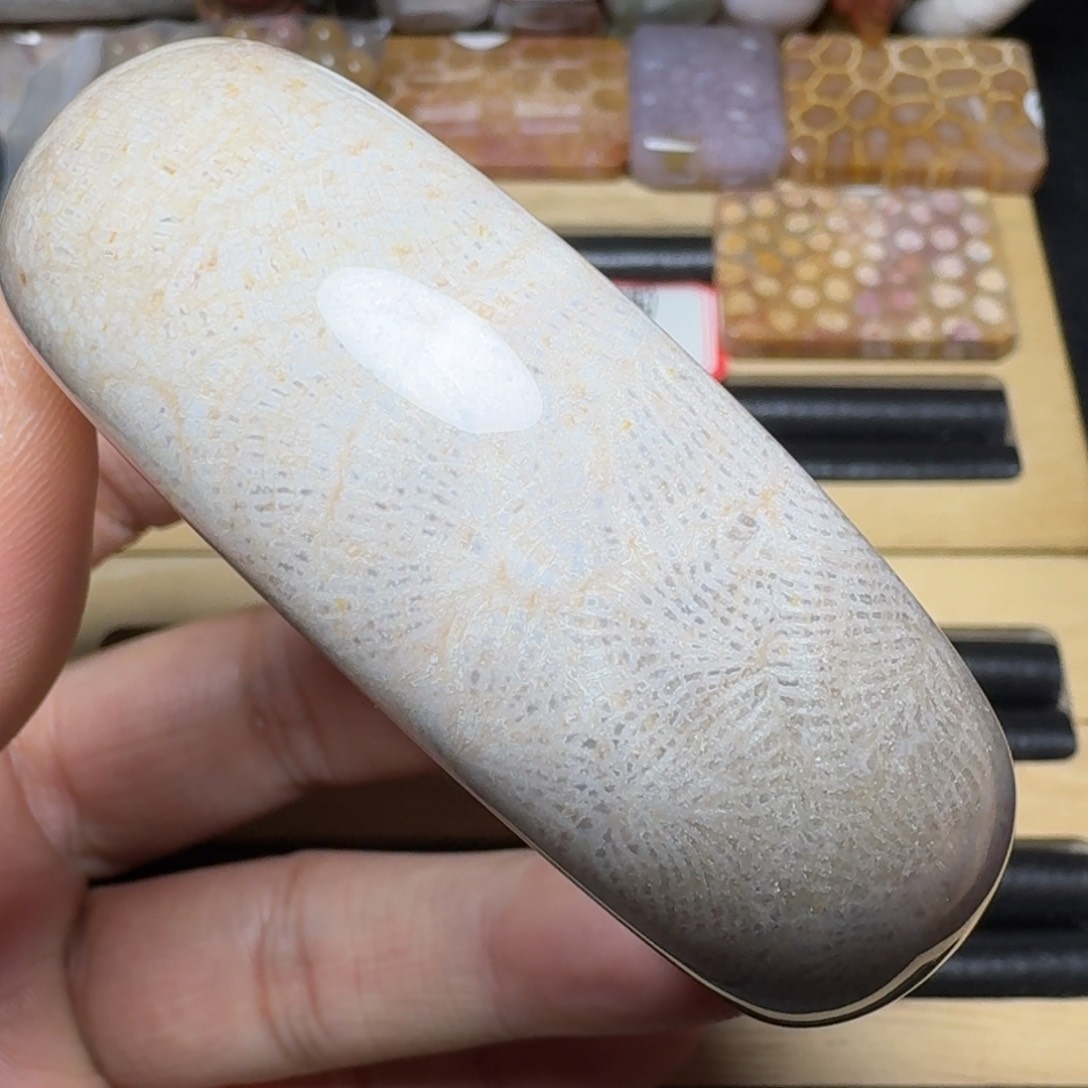 硅化玉纯天然色有机玉石未镶嵌61圈口