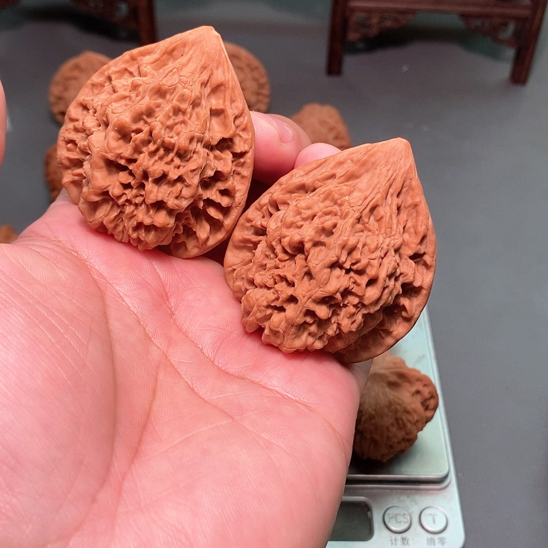 吊坠文玩核桃山**人49尺，官帽