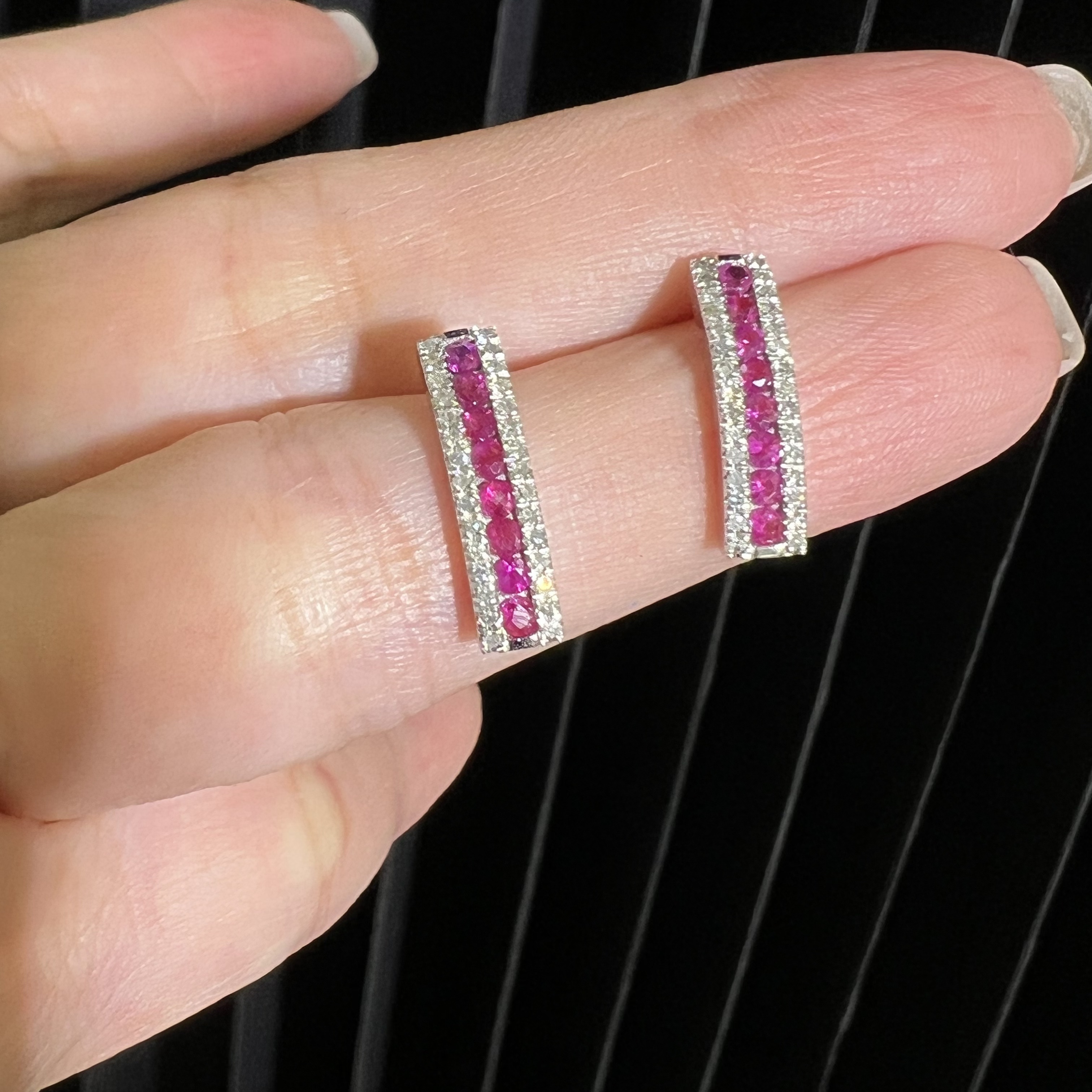 CERO【红宝石排镶耳钉】白金轻奢百搭气质红宝石钻石耳钉KK00200