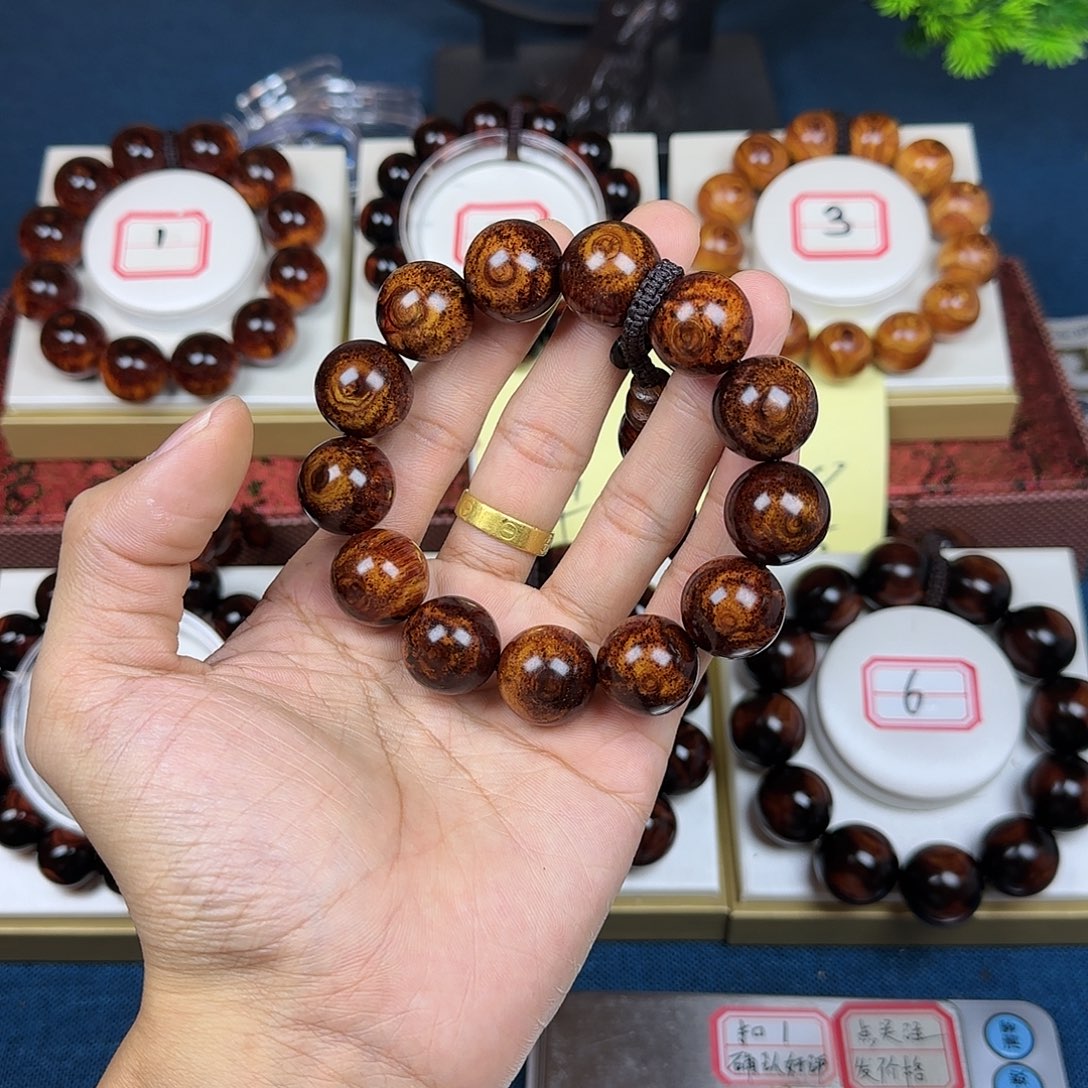 是***总花梨木类黄花梨1.8