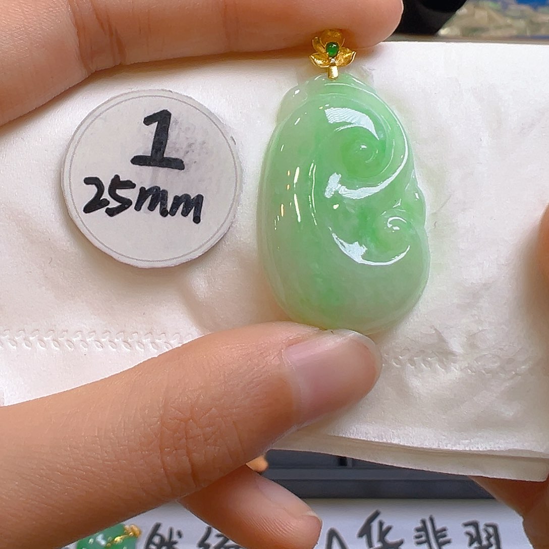 翡翠颈饰18K金镶嵌翡翠