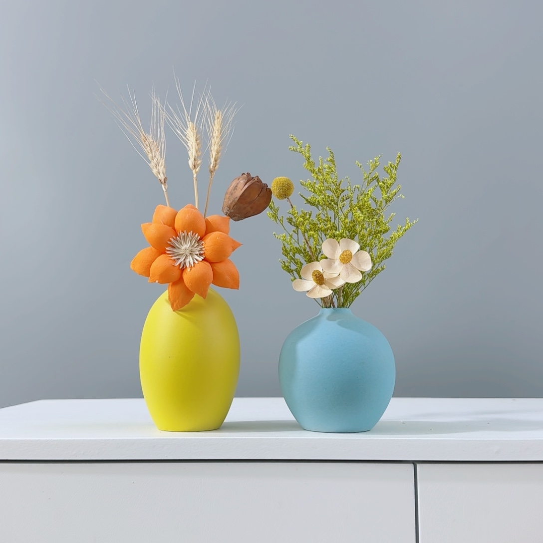 摆件陶瓷小花瓶含花总高约20-30cm