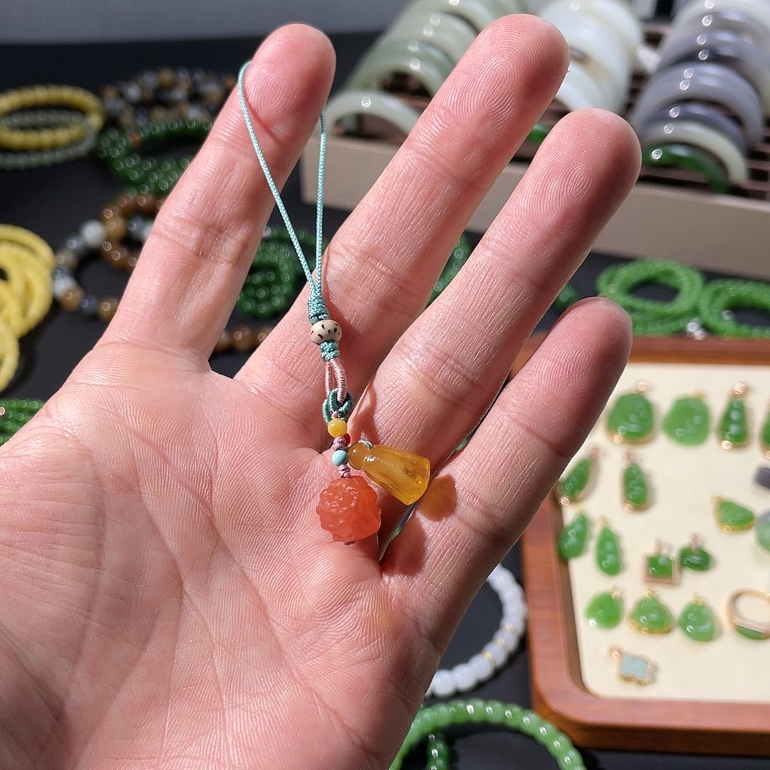 玛瑙/玉髓颈饰未镶嵌