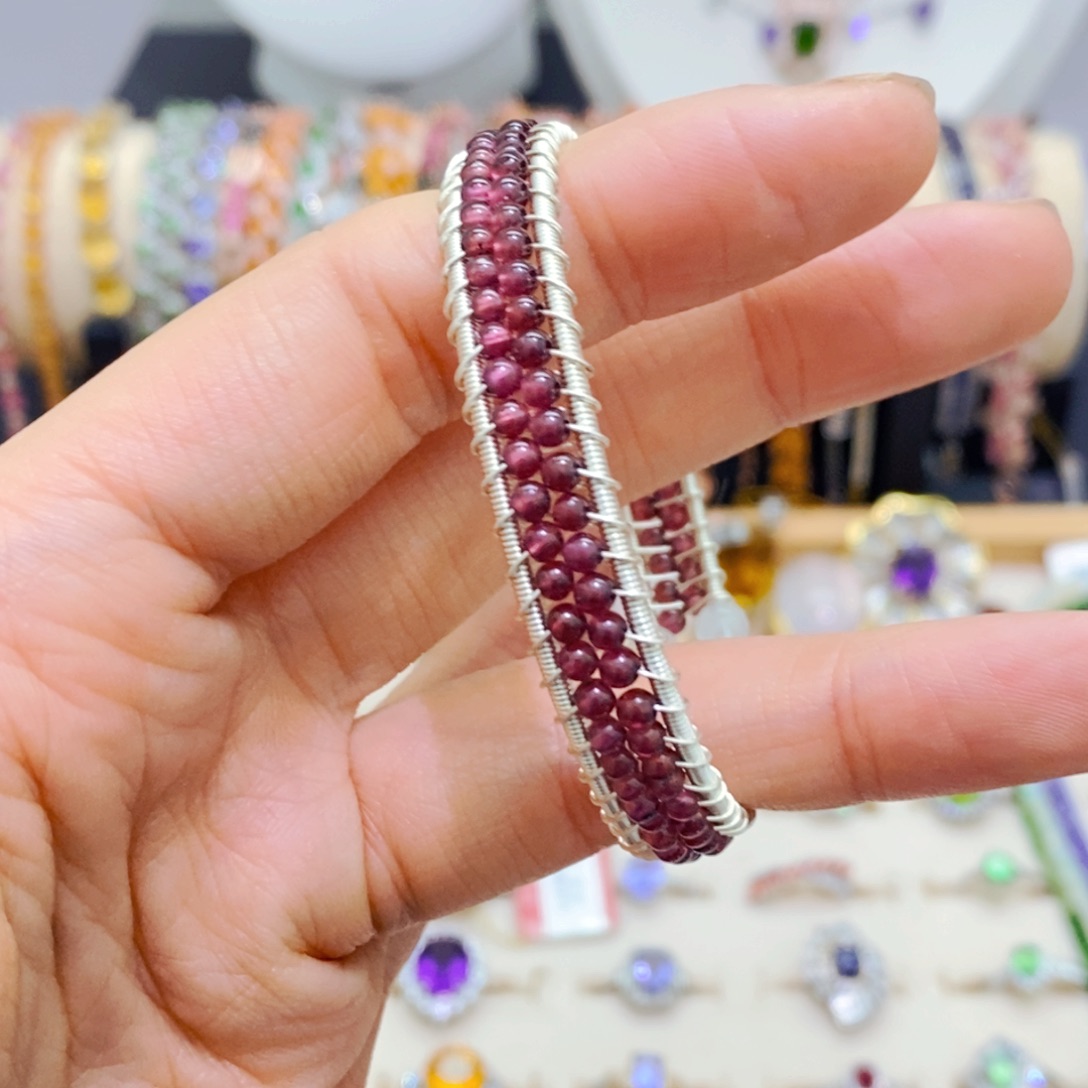 石榴石手镯未镶嵌