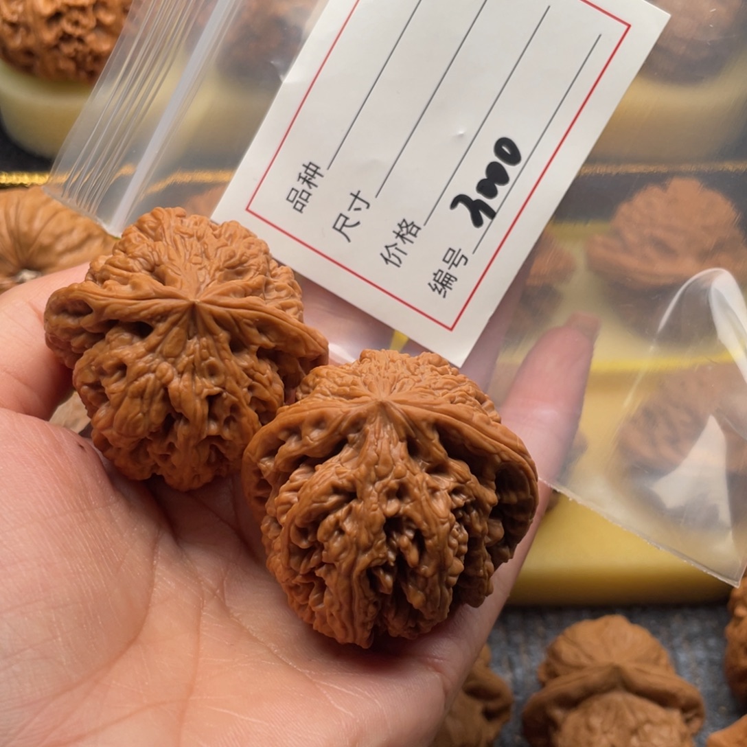 罗***子吊坠文玩核桃3000号43粗筋