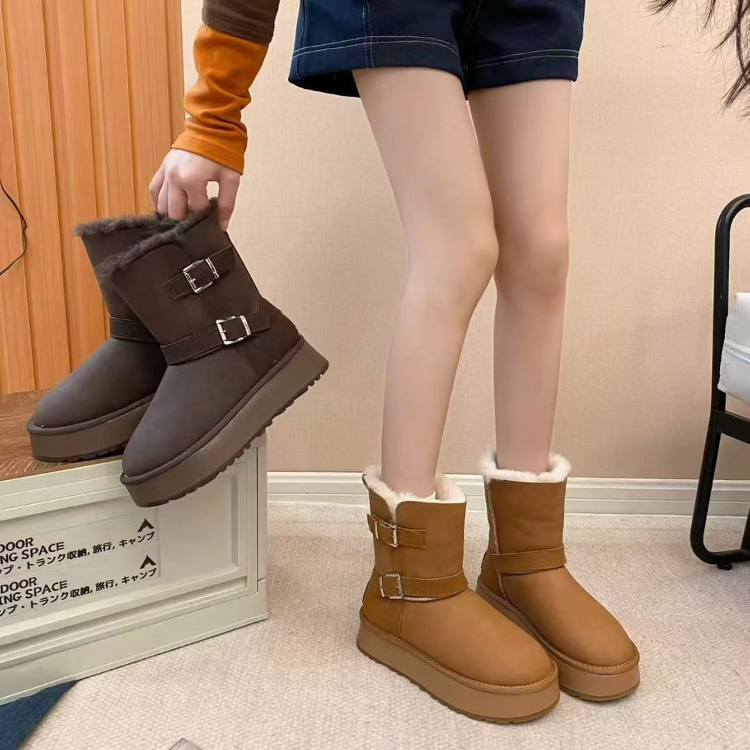新疆跃哥鞋品2025冬季新款皮面加绒加厚百搭厚底短筒雪地靴9805