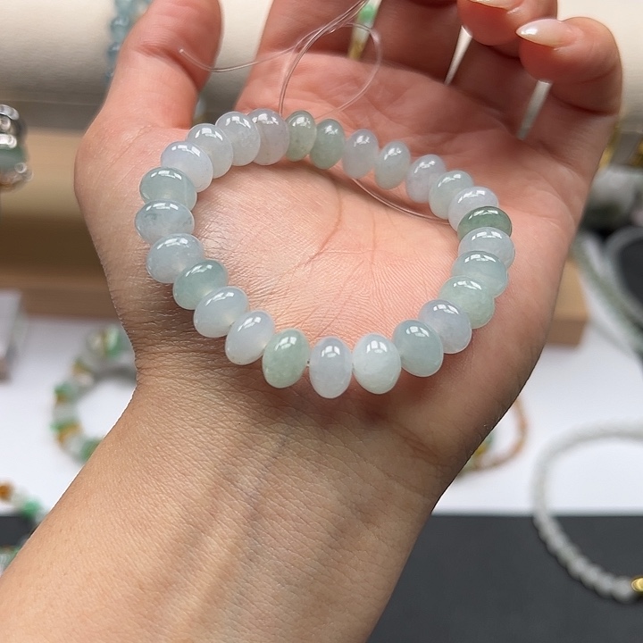 小***溜翡翠未镶嵌手链翡翠材质