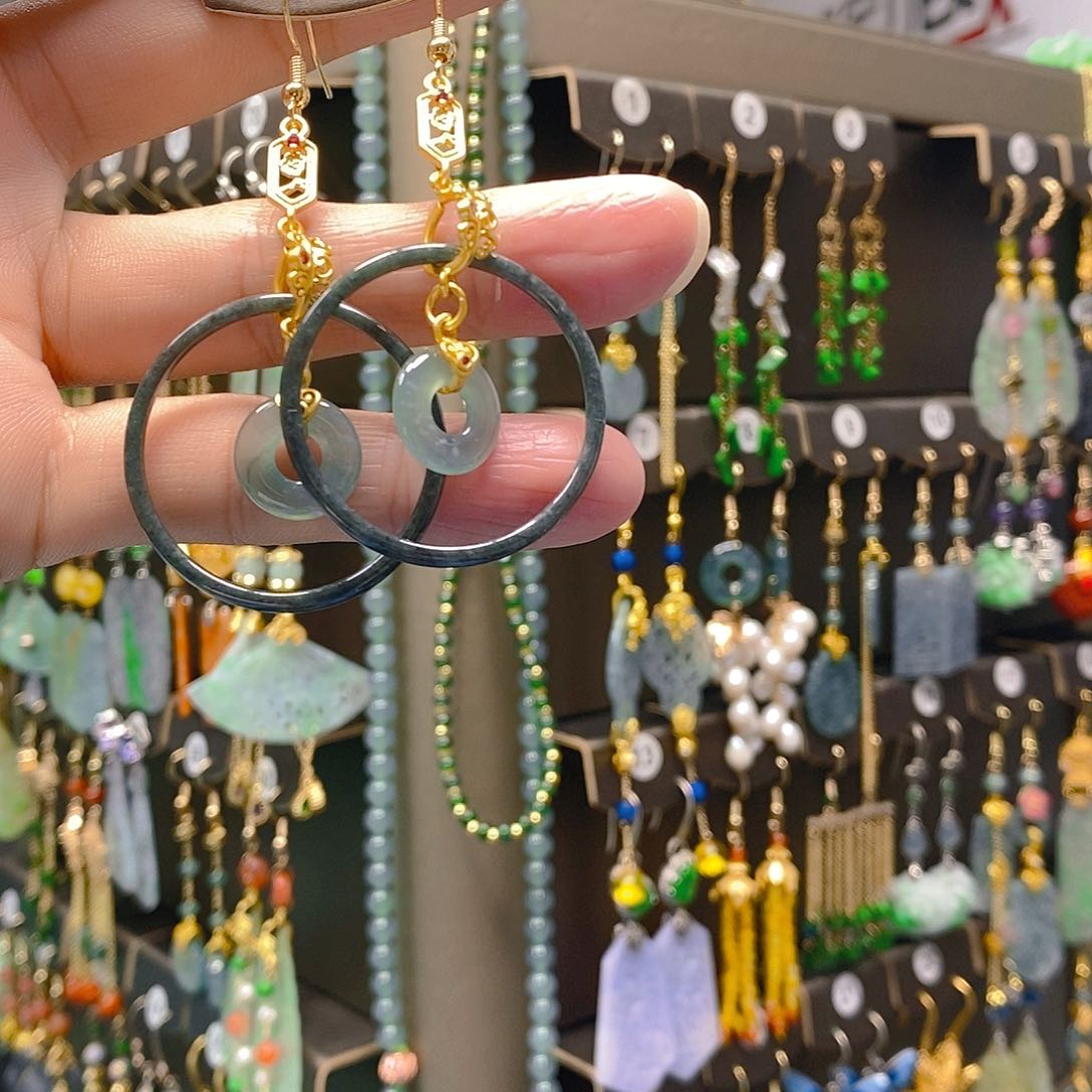 未镶嵌翡翠耳饰翡翠