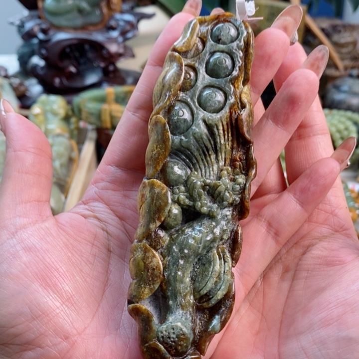 透闪石质玉未镶嵌手把