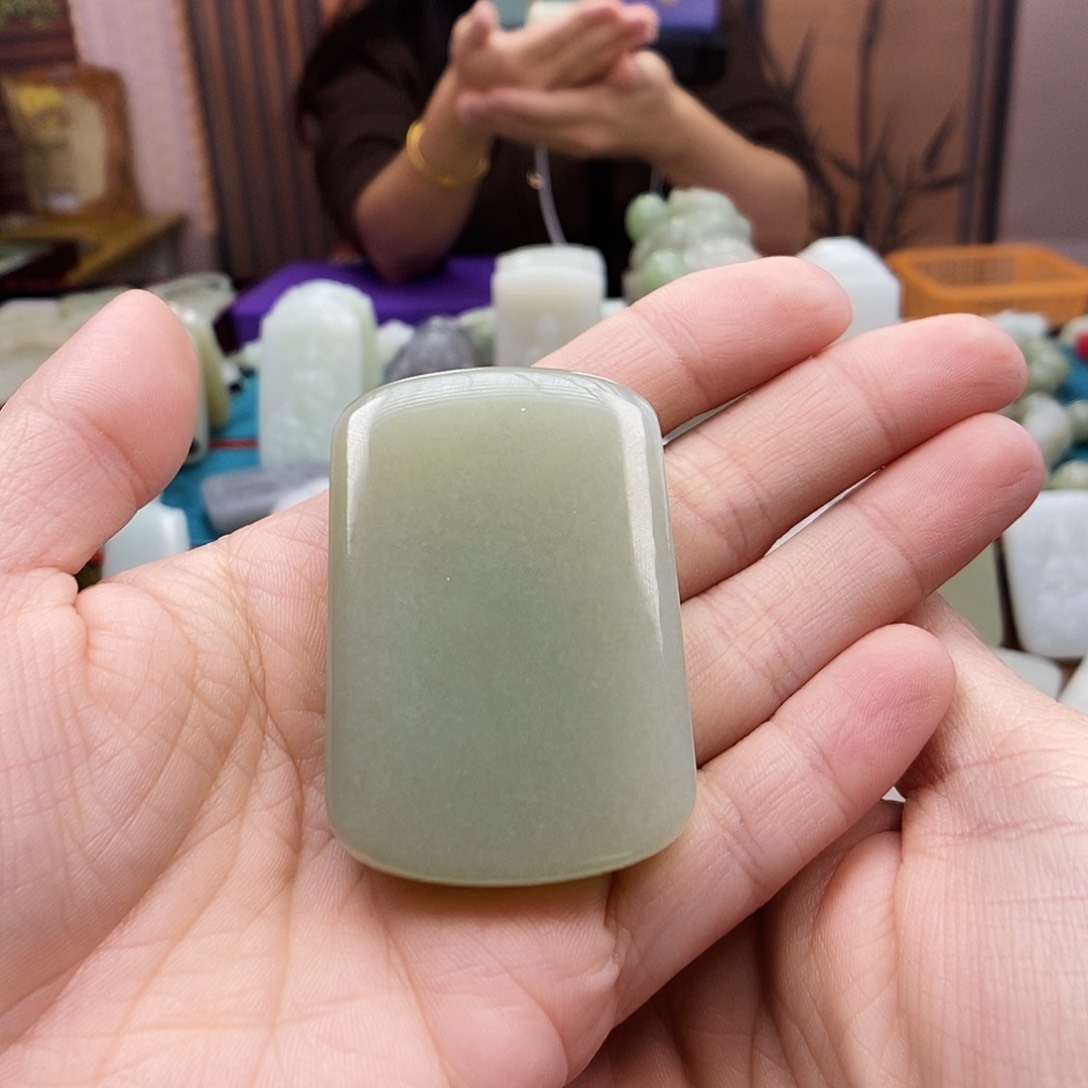 颈饰未镶嵌和田玉玉**哥